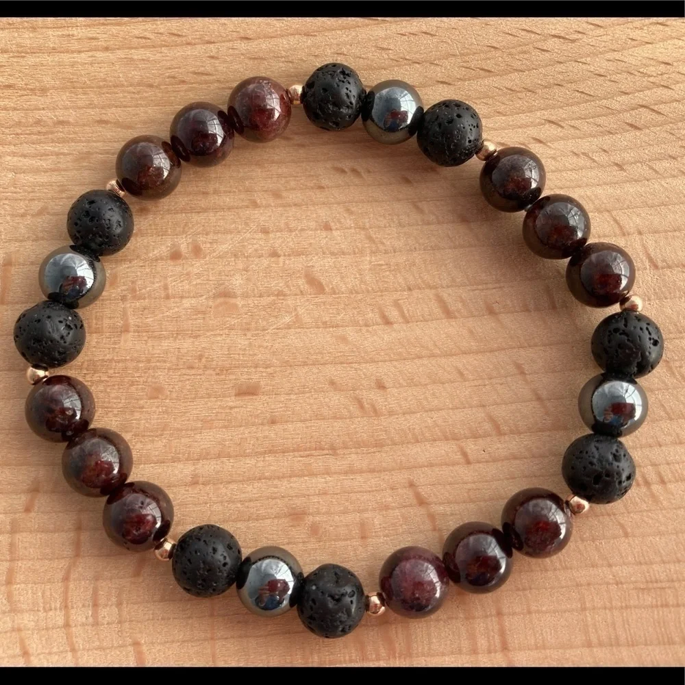 𝅺Garnet and Lava Stretch Beaded Bracelet